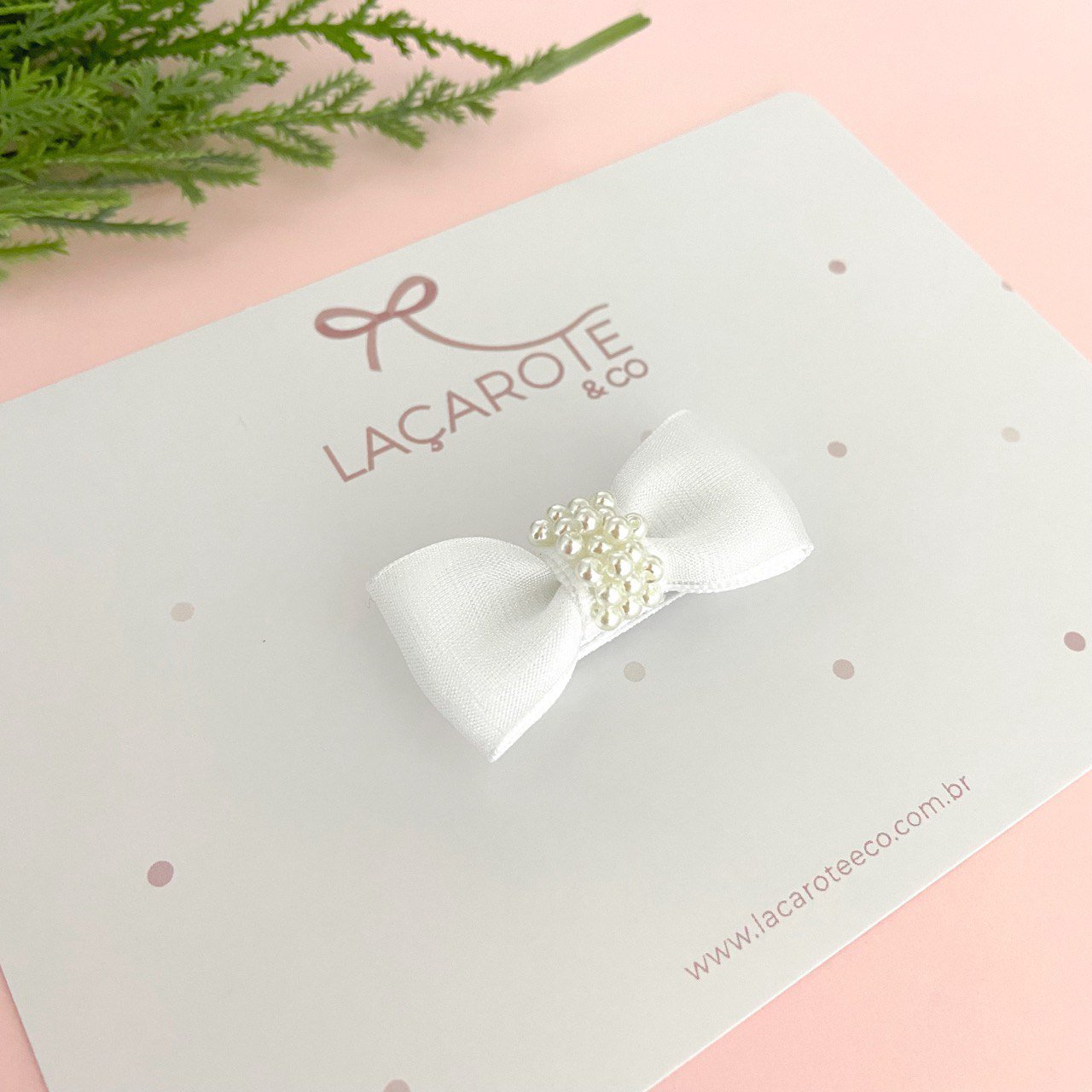 Laço Júlia Organza Bordado Mini na Presilha