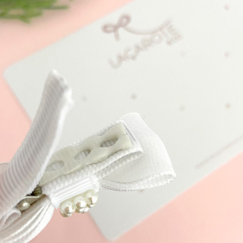 Laço Júlia Organza Bordado Mini na Presilha