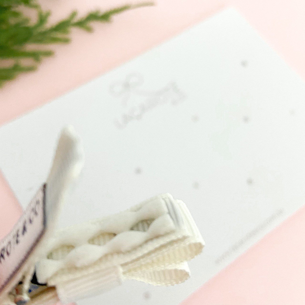 Laço Anne Mini na Presilha